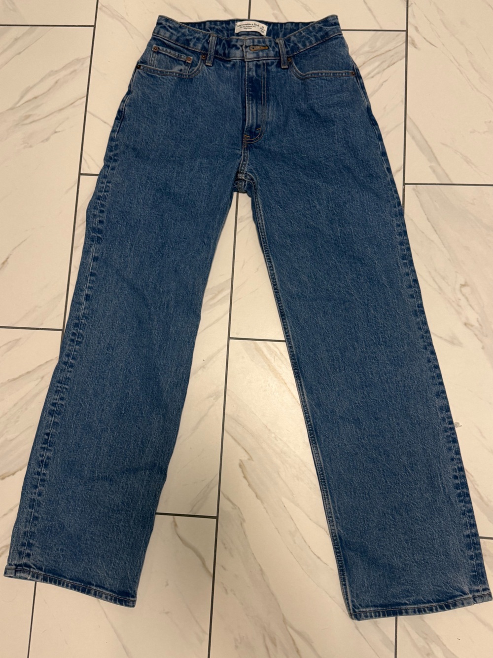 Abercrombie & Fitch 90s Relaxed Jean High Rise Curve Love- Size 27